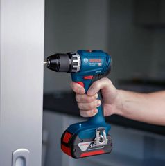 Bosch GSR 18V-45 + GBH18V- Kit Martelo + Aparafusadora + Set 45 Acessórios