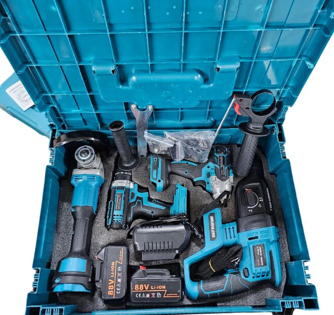 Kit de 4 Máquinas a Bateria - 2x Baterias 4Ah - Garantia de 3 Anos  na Tools Portugal - Apenas 187.90€! Compra agora na Tools Portugal