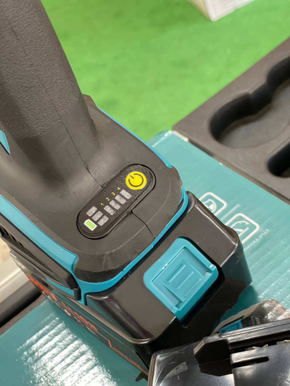 Rebarbadora 115mm BRUSHLESS 2x baterias - Garantia de 3 Anos  na Tools Portugal - Apenas 77.90€! Compra agora na Tools Portugal